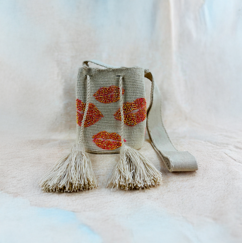 Mochila Besos Dorados – Hecha a Mano